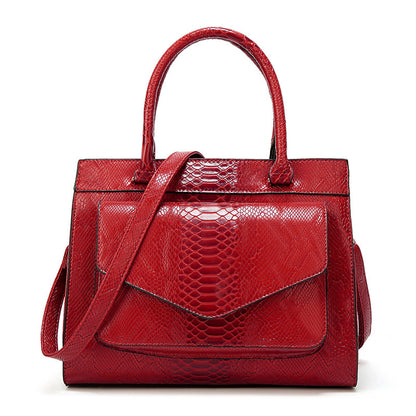 European and American Women's Snake Print Handbag