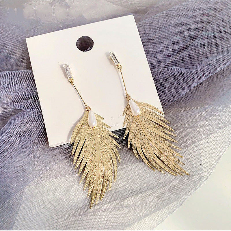 Leaves Hollowed Out Pearl Earrings