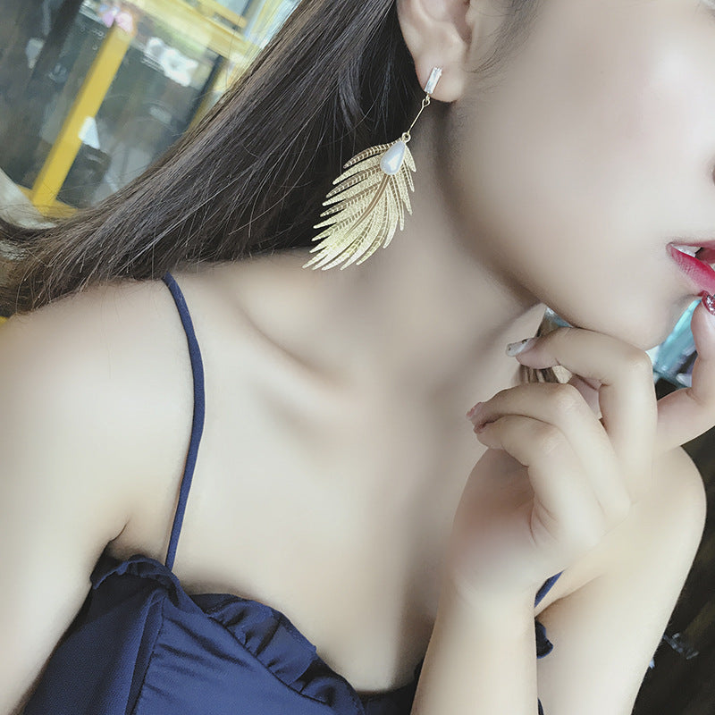 Leaves Hollowed Out Pearl Earrings