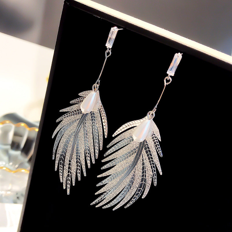 Leaves Hollowed Out Pearl Earrings