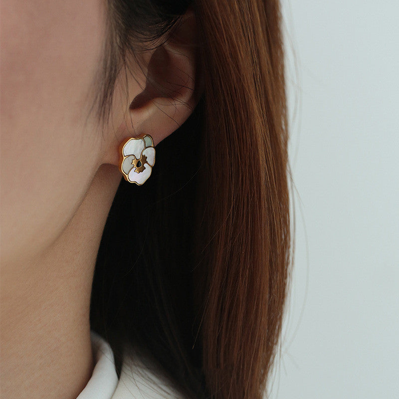 Retro Shell White Flower Earrings Women