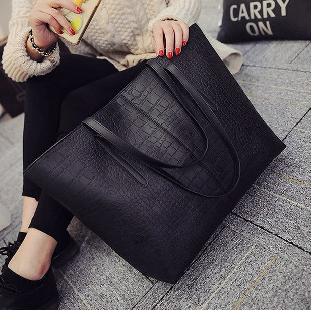 Europe Shoulder Handbag