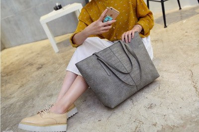 Europe Shoulder Handbag