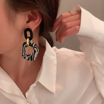 Hollow Fashion Exaggerated Net Red Earrings