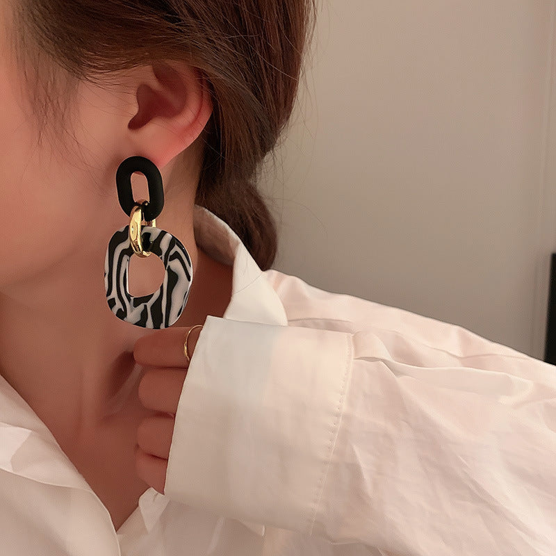 Hollow Fashion Exaggerated Net Red Earrings