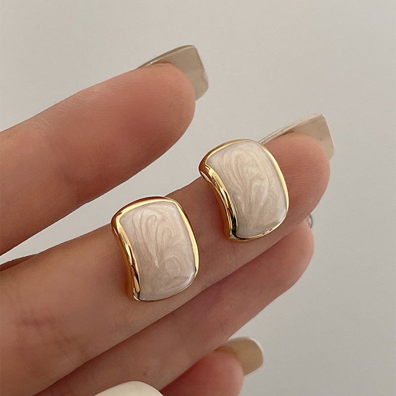 Pearl Off-white Dripping Oil Geometric Ear Studs