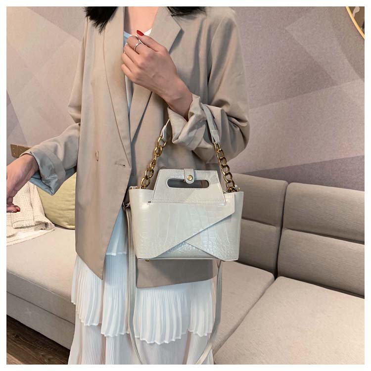 Chain Shoulder Messenger Handbag