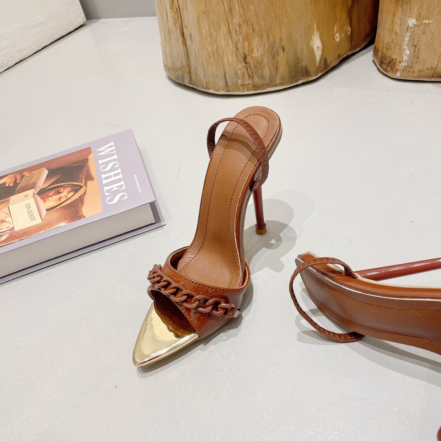 Color Chain Pointed Heel Sandals